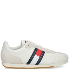 Кроссовки с логотипом