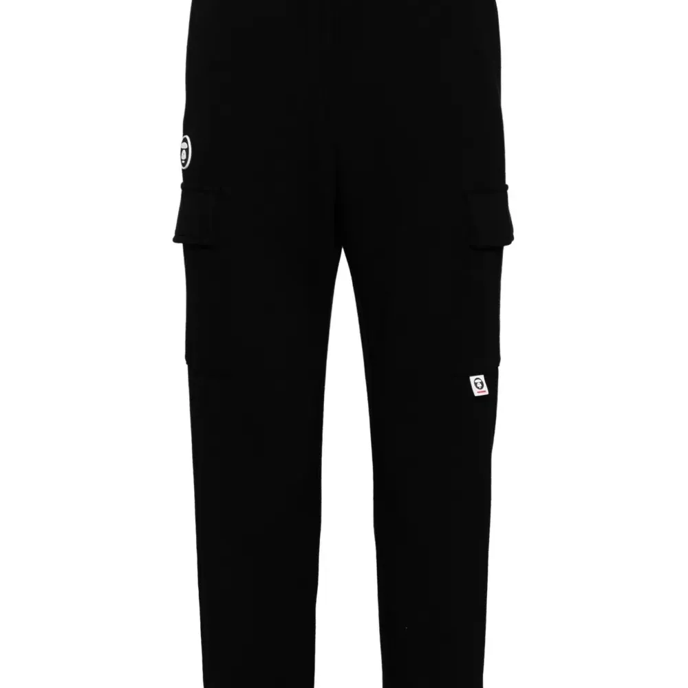 Спортивные брюки карго с нашивкой-логотипом