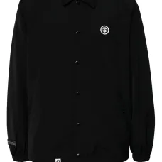 Куртка с нашивкой-логотипом