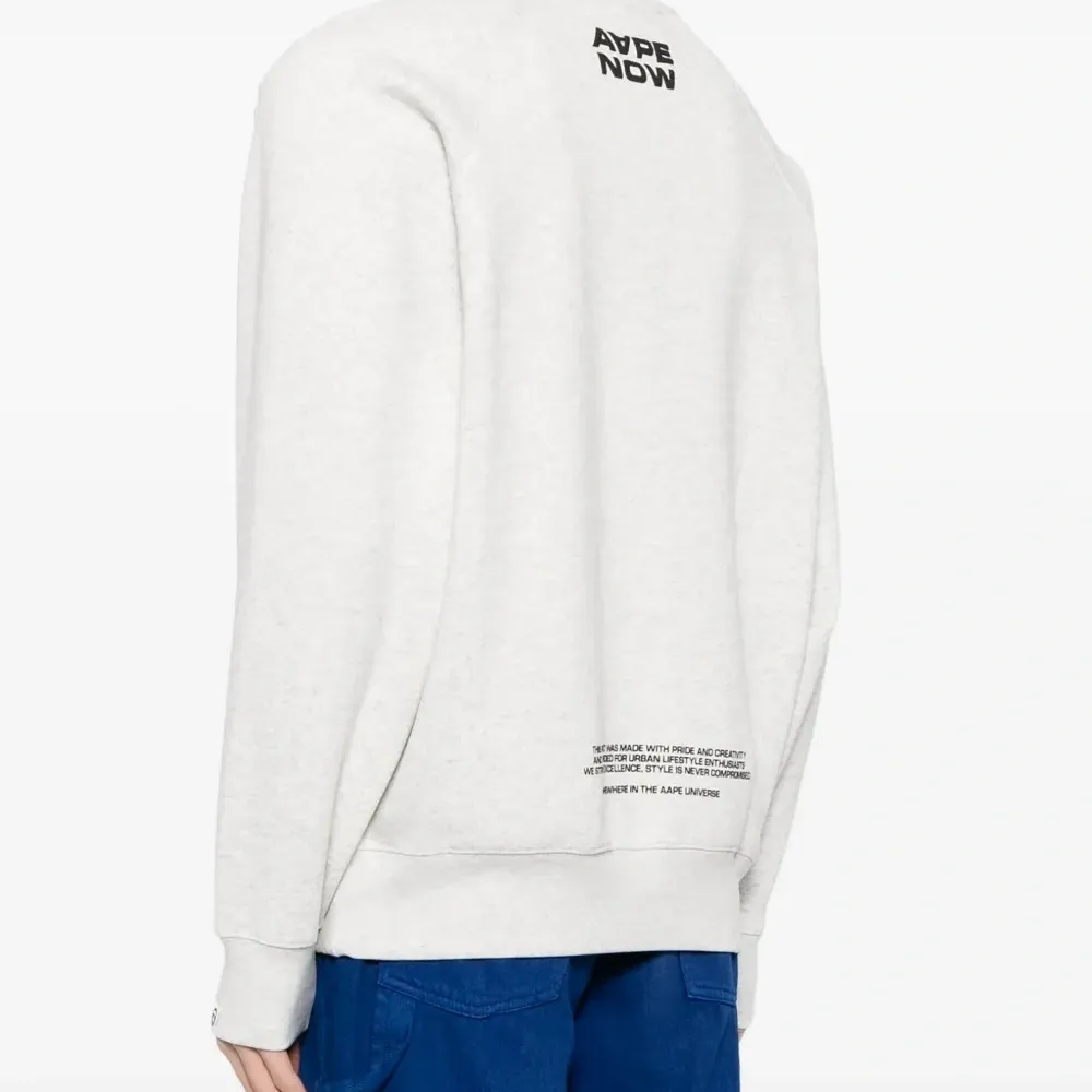 Толстовка с нашивкой-логотипом