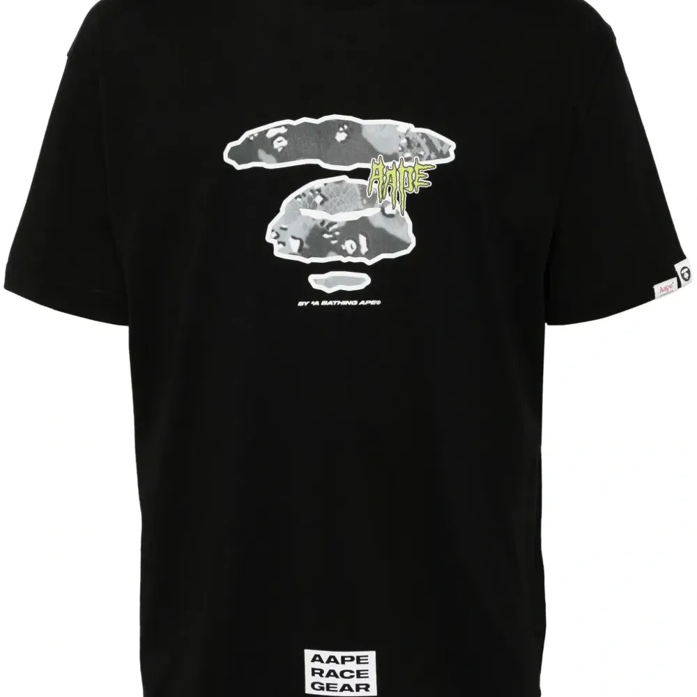 Футболка с логотипом