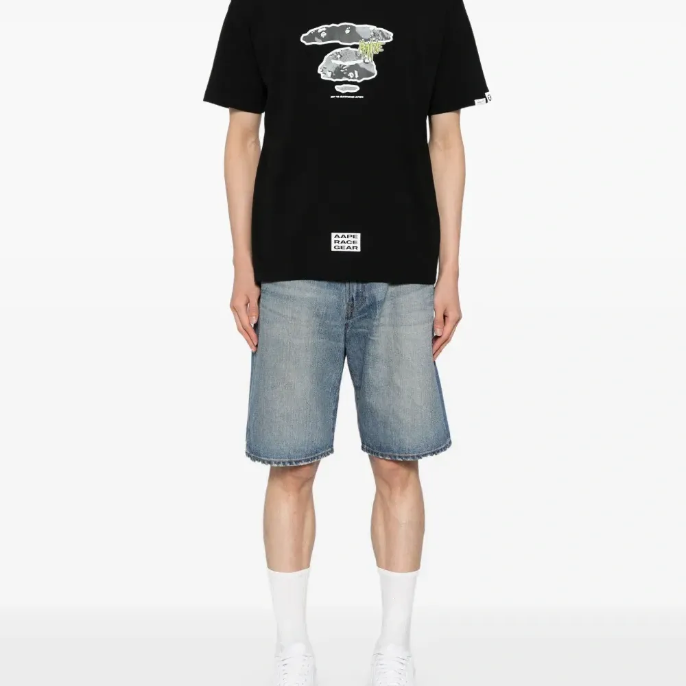 Футболка с логотипом