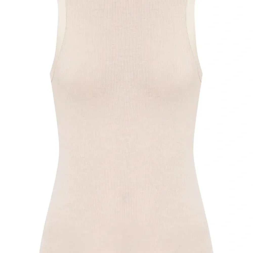 Топ с нашивкой-логотипом