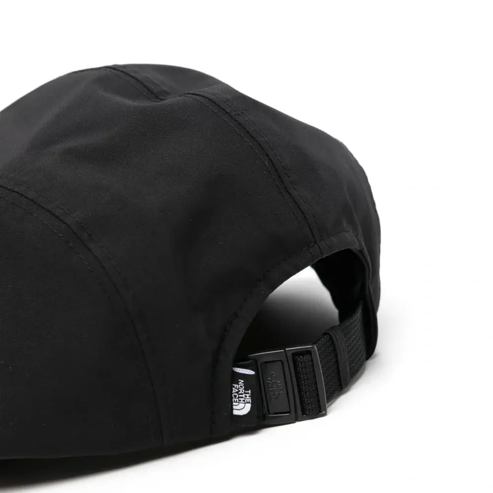 Бейсболка с логотипом