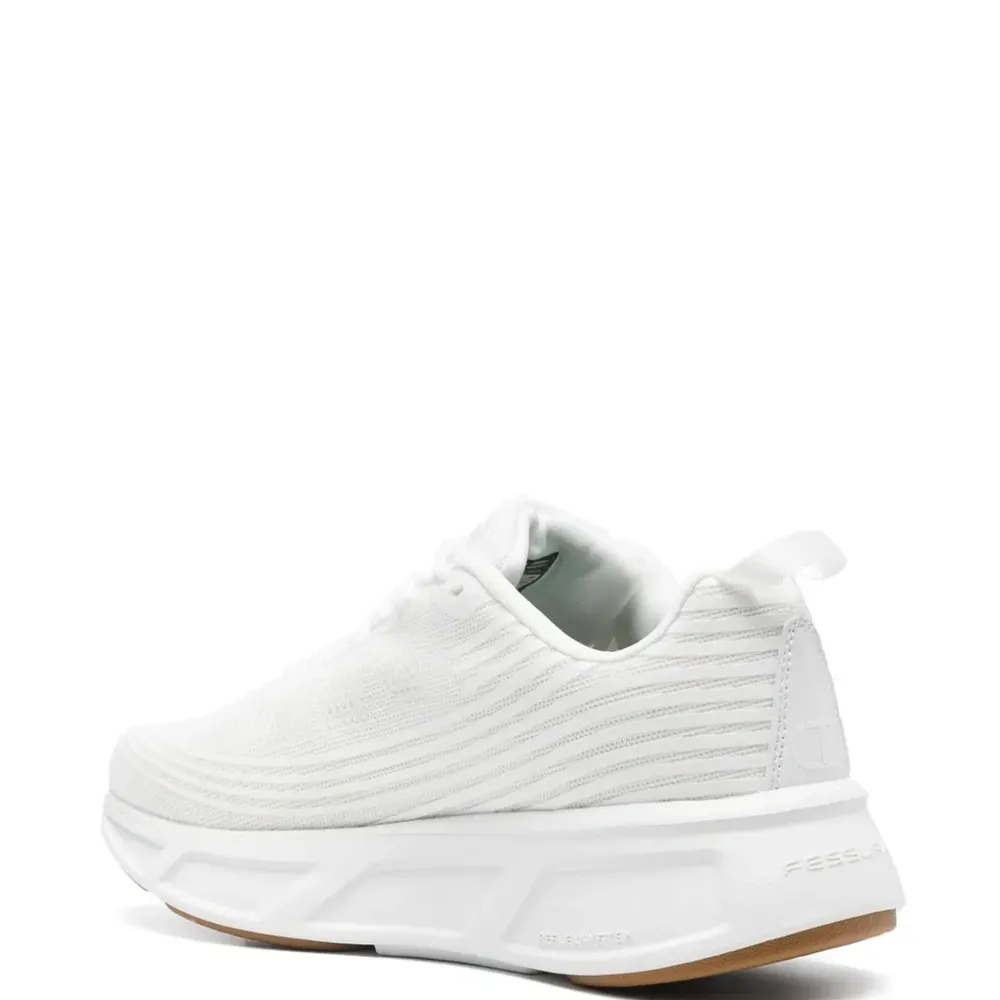 Кроссовки с логотипом из коллаборации с Fessura