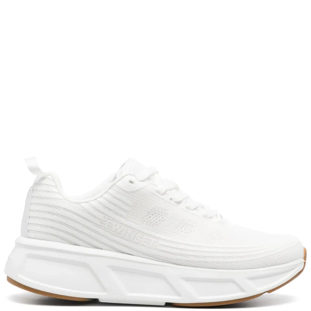 Кроссовки с логотипом из коллаборации с Fessura