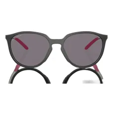 Солнцезащитные очки в круглой оправе