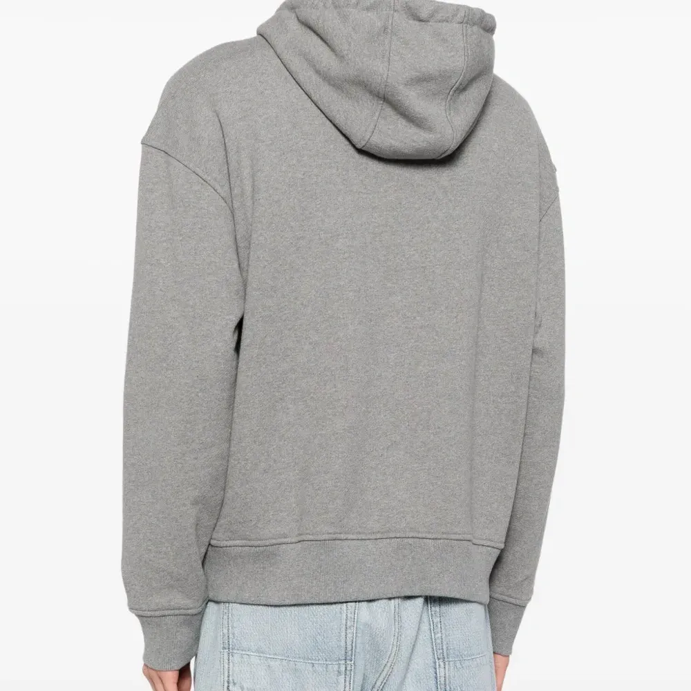 Худи с вышитым логотипом