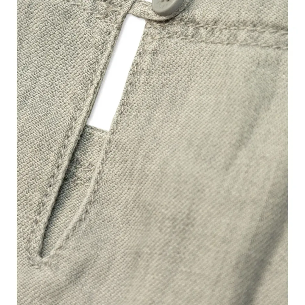 Джинсовое платье с вышивкой