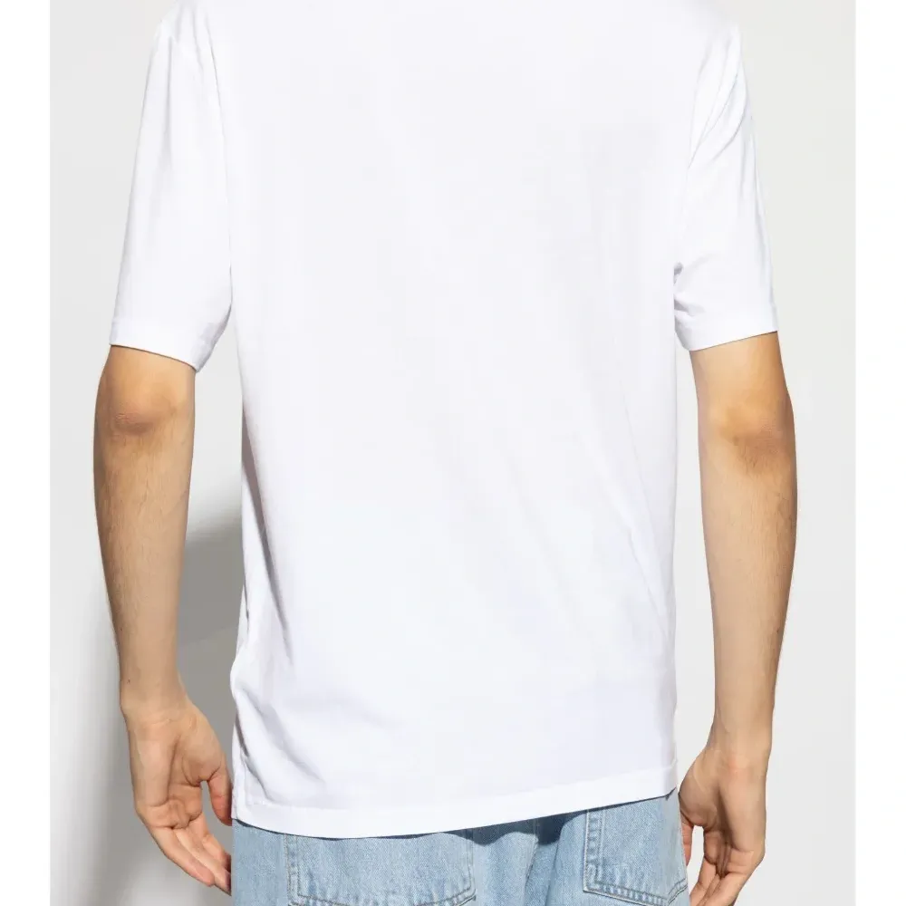 Футболка с круглым вырезом