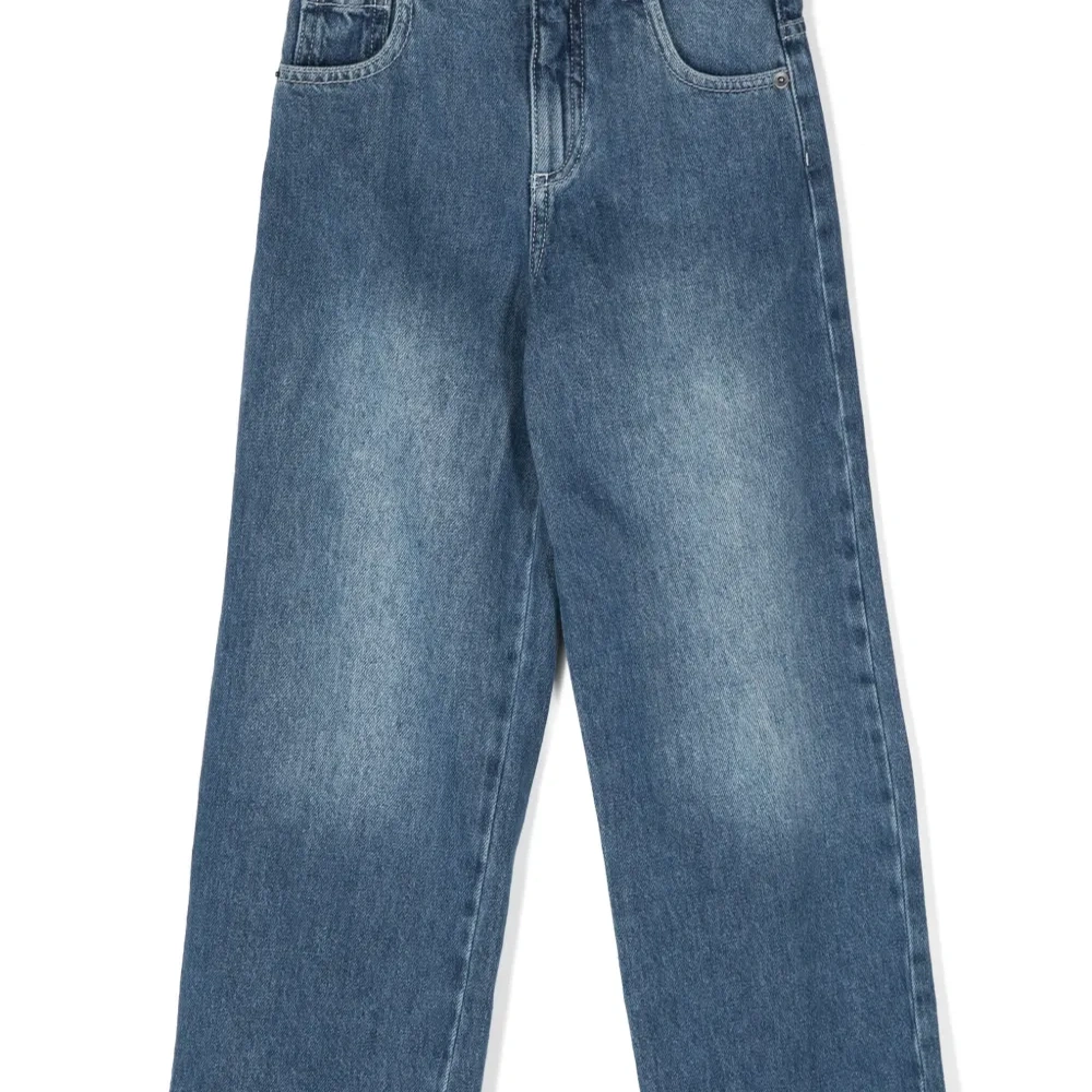 Джинсы с вышитым логотипом