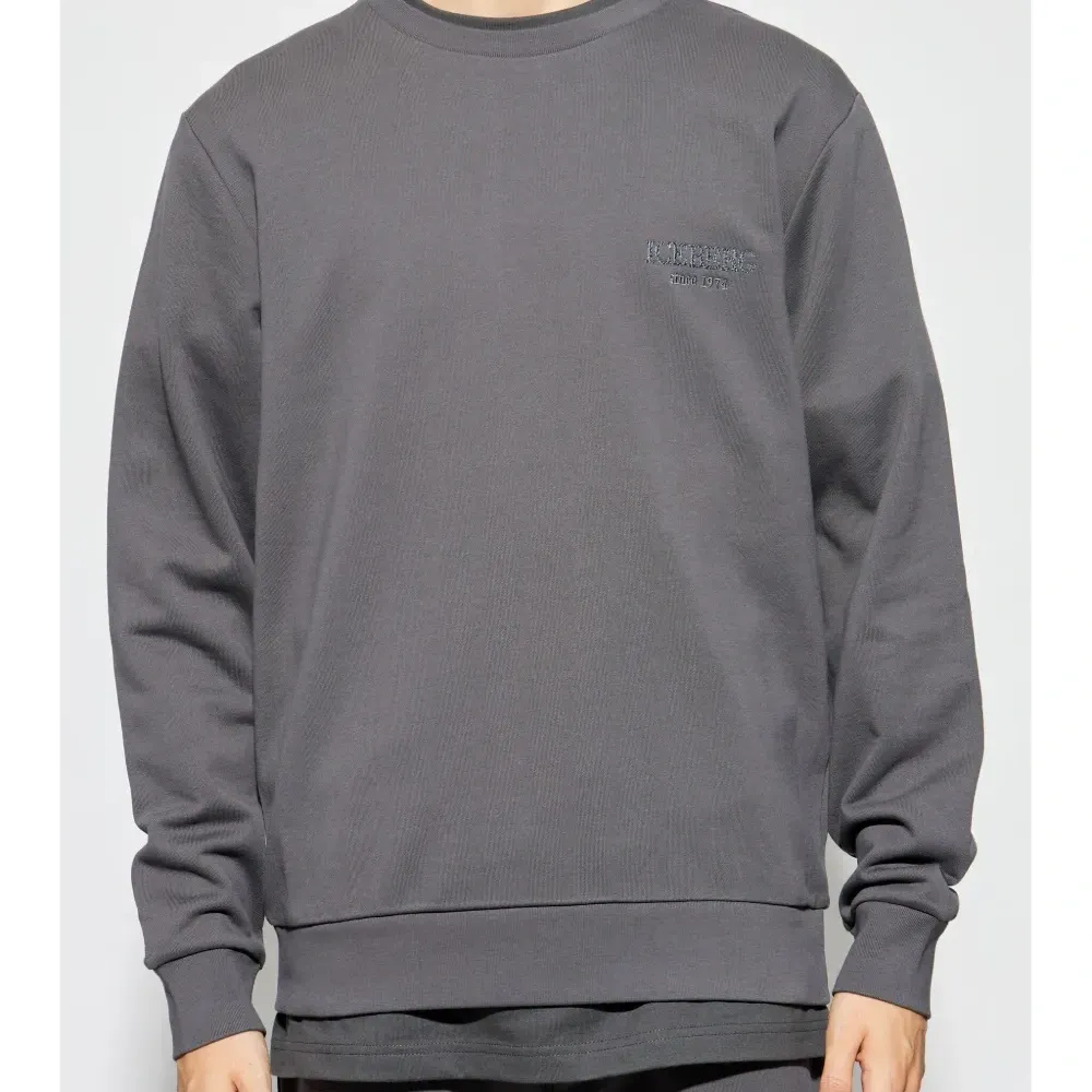 Толстовка с вышитым логотипом Толстовка с вышитым логотипом