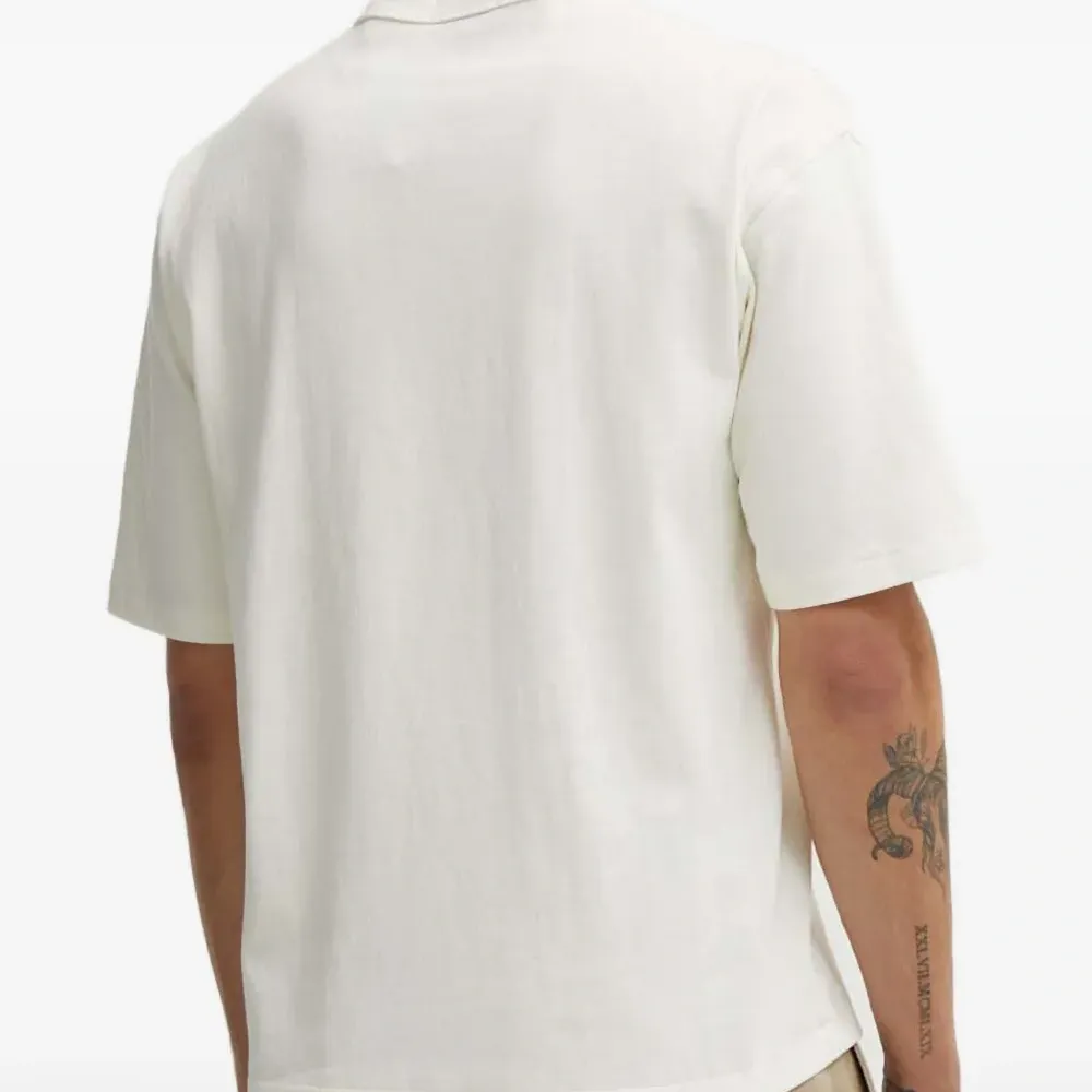 Футболка с логотипом