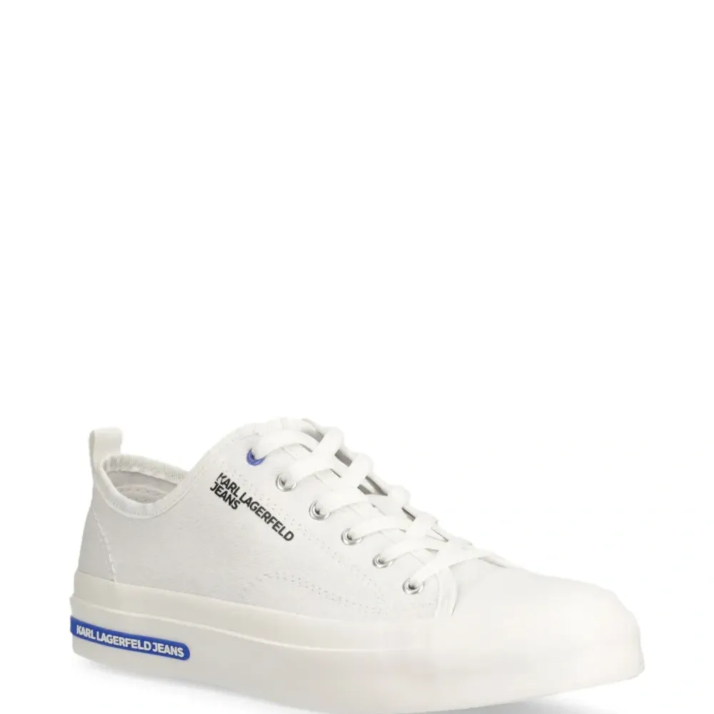 Кроссовки с логотипом