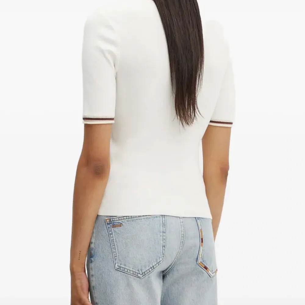 Футболка в рубчик с круглым вырезом