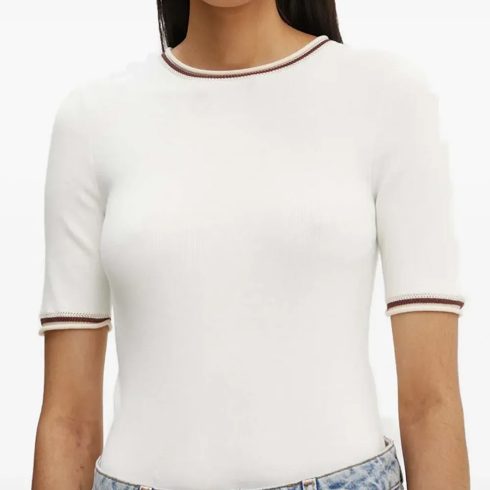 Футболка в рубчик с круглым вырезом