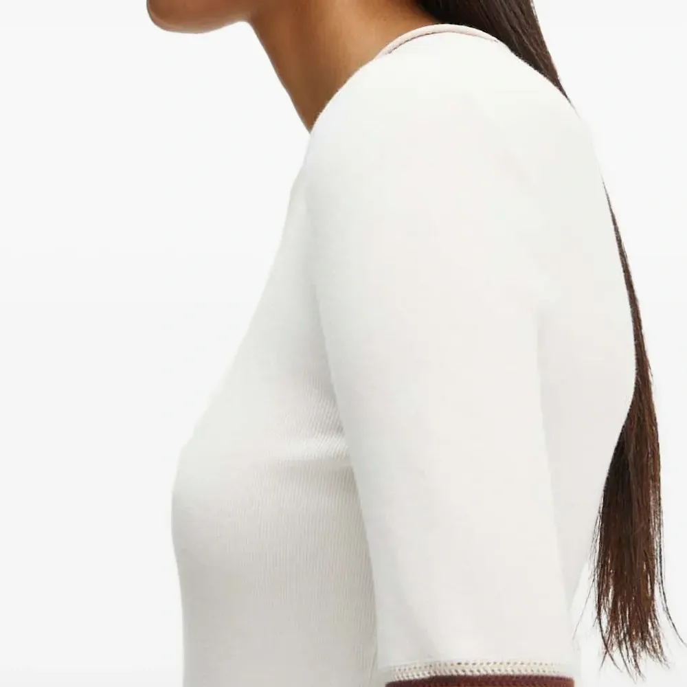 Футболка в рубчик с круглым вырезом