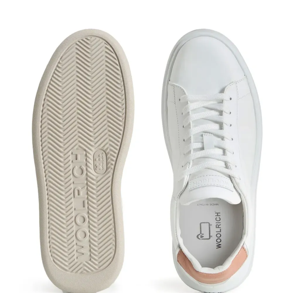 Кожаные кроссовки