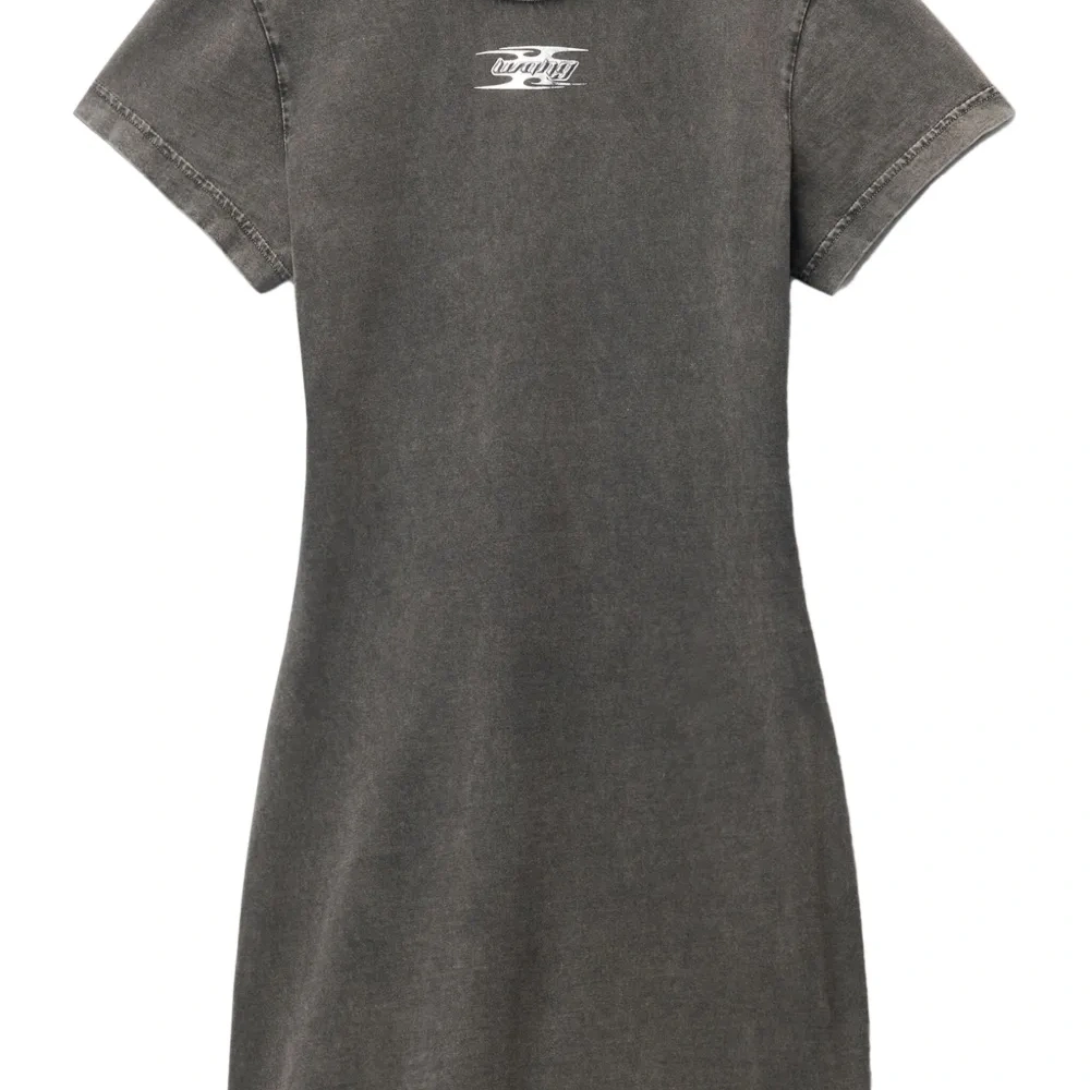 Платье-футболка Shrunken длины мини