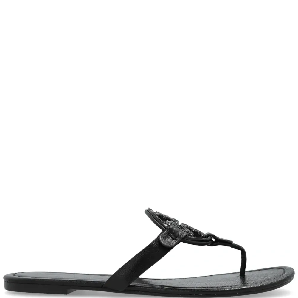 Сандалии на плоской подошве