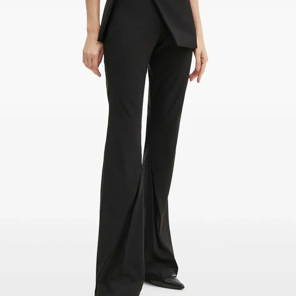 Брюки с клапаном