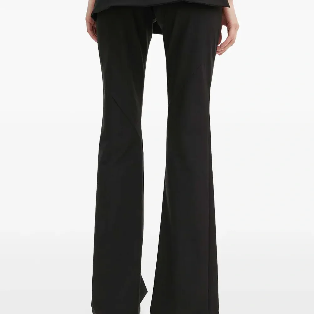 Брюки с клапаном