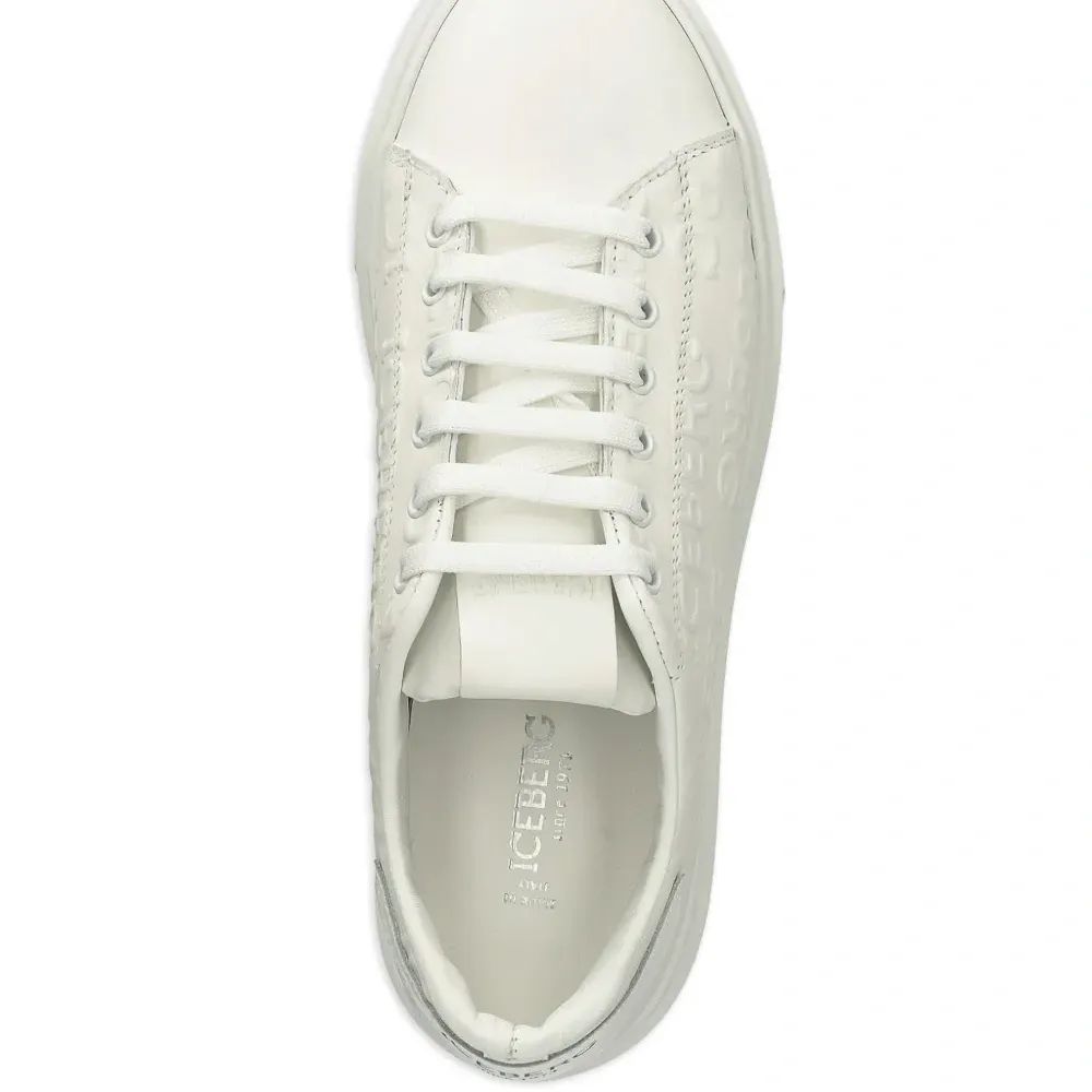 Кожаные кроссовки