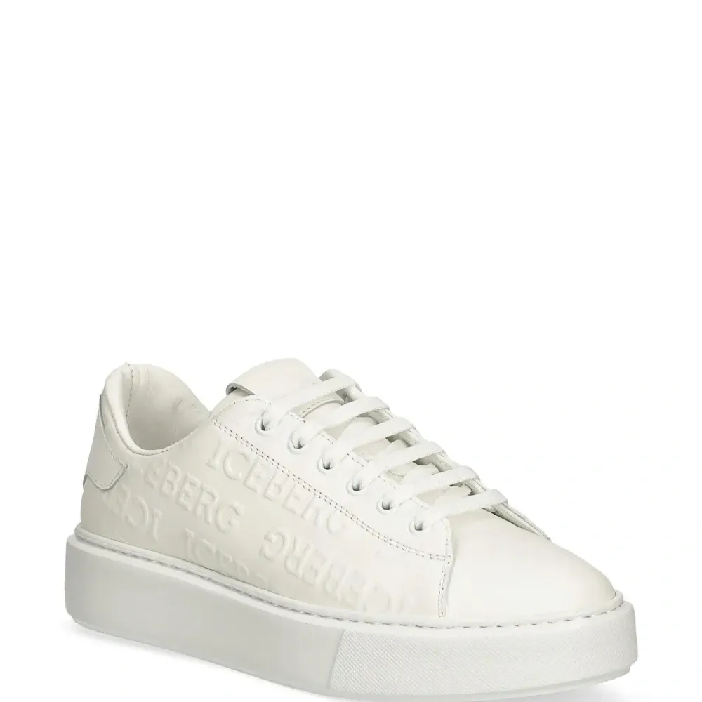 Кожаные кроссовки