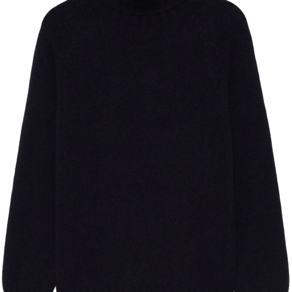 Свитер в рубчик