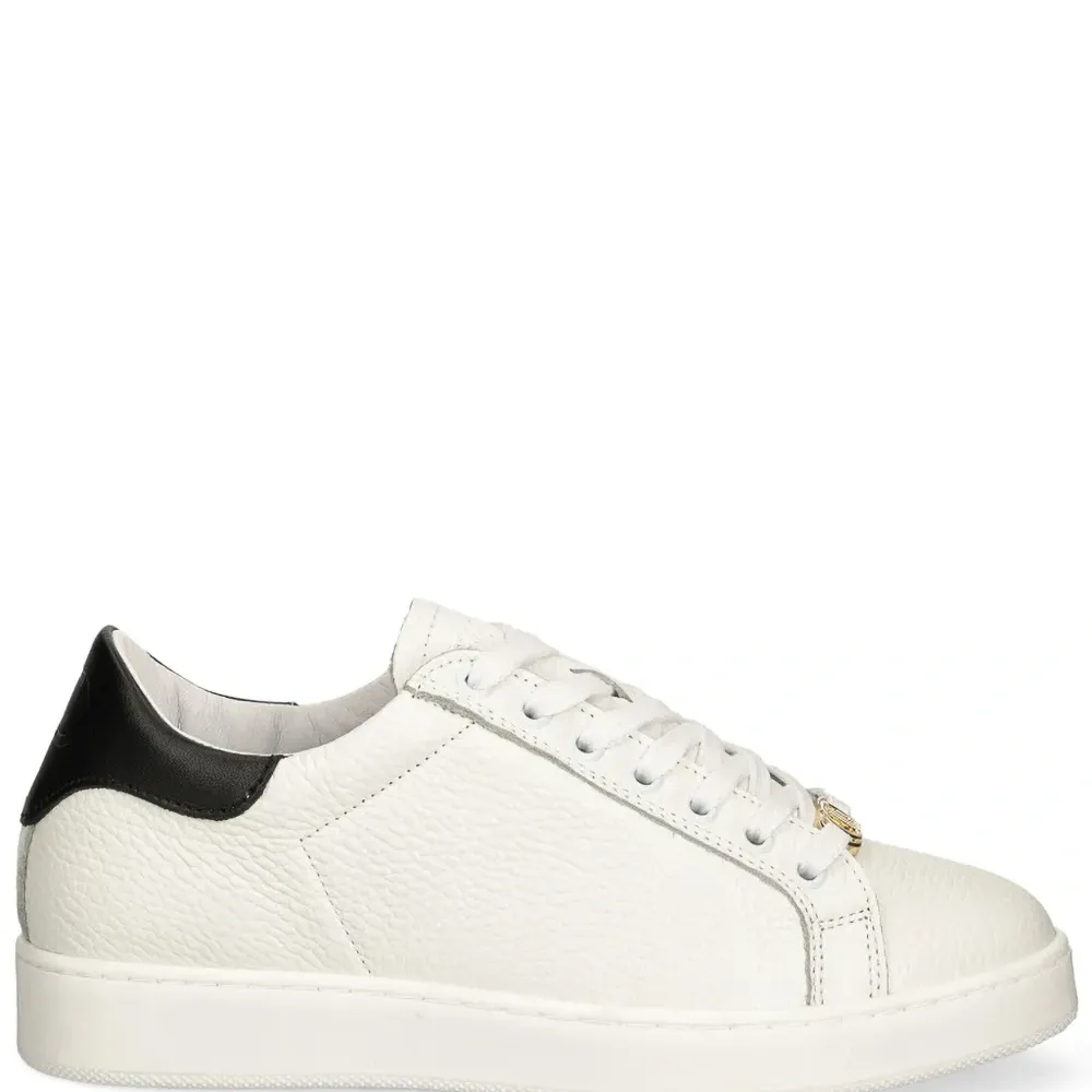 Кожаные кроссовки