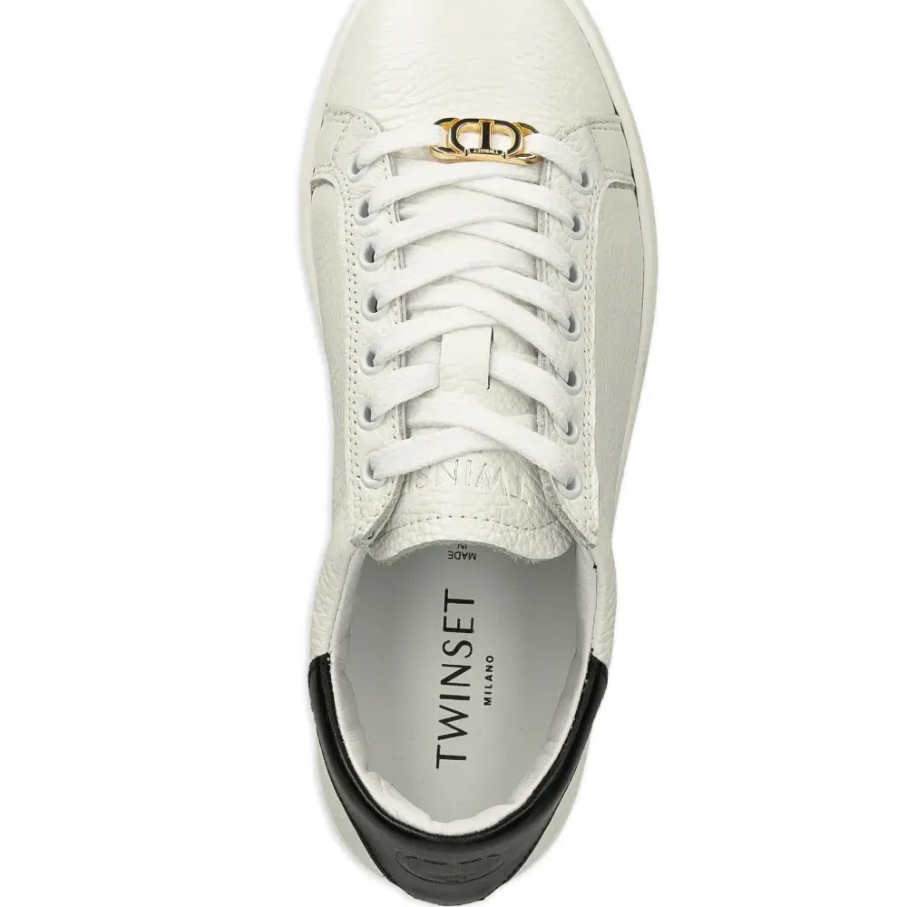 Кожаные кроссовки