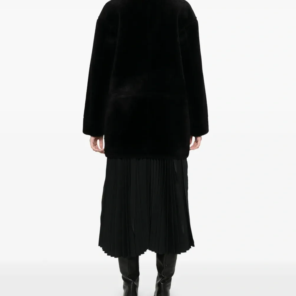 Шуба из искусственного меха Шуба из искусственного меха