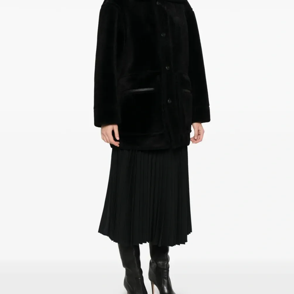 Шуба из искусственного меха Шуба из искусственного меха