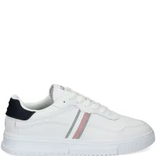 Кроссовки с контрастными вставками