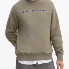 Свитшот с вышитым логотипом и круглым вырезом