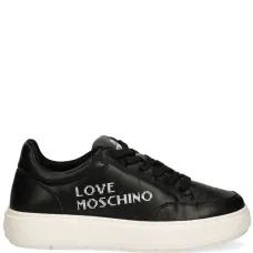 Кроссовки с логотипом