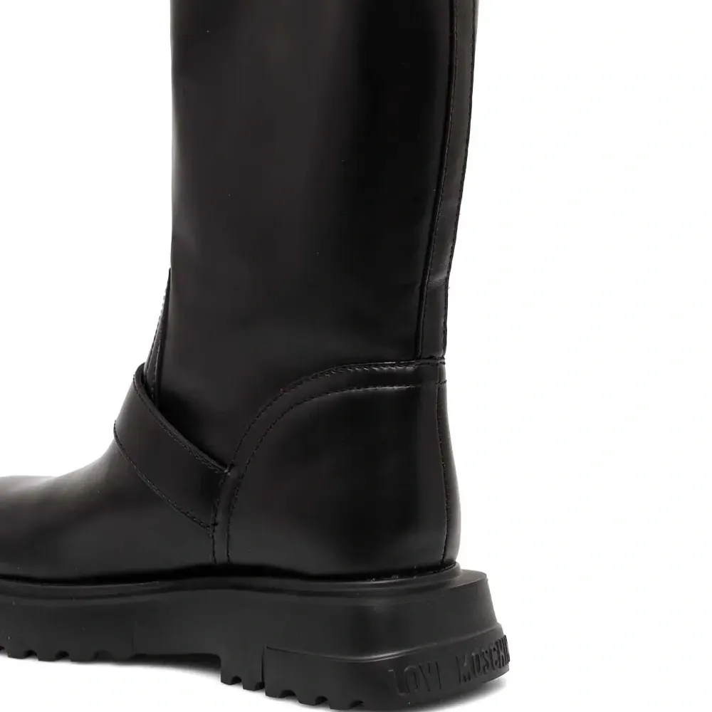 Ботинки с гравированным логотипом Ботинки с гравированным логотипом