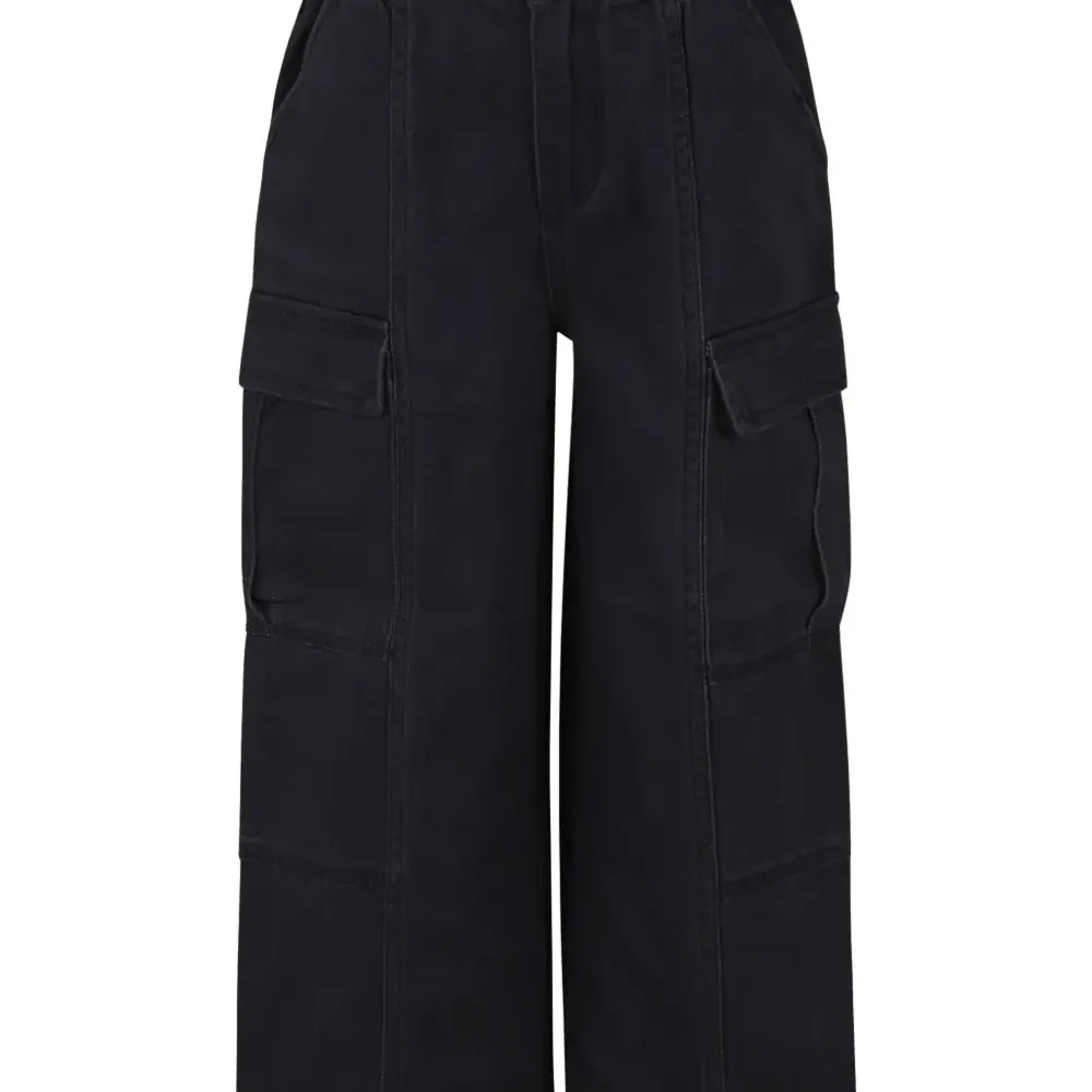 Широкие джинсы с нашивкой-логотипом