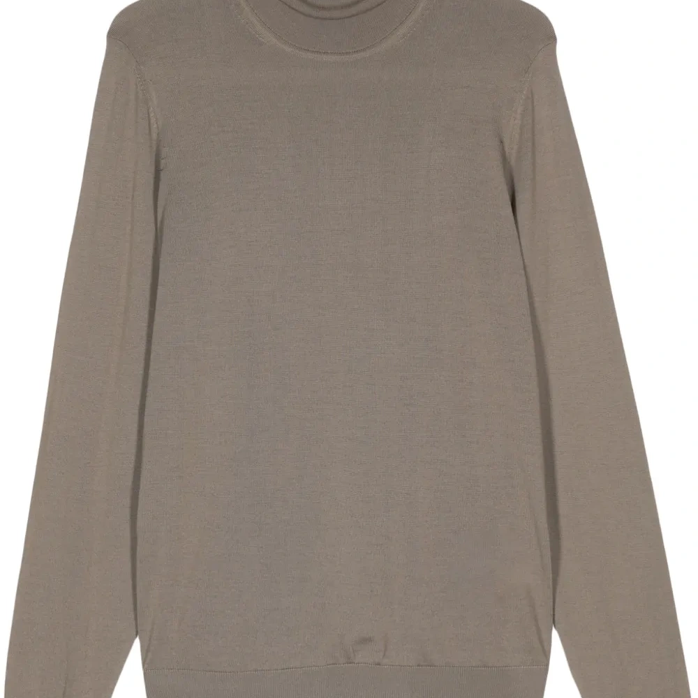 Свитер из вирджинской шерсти с высоким воротником