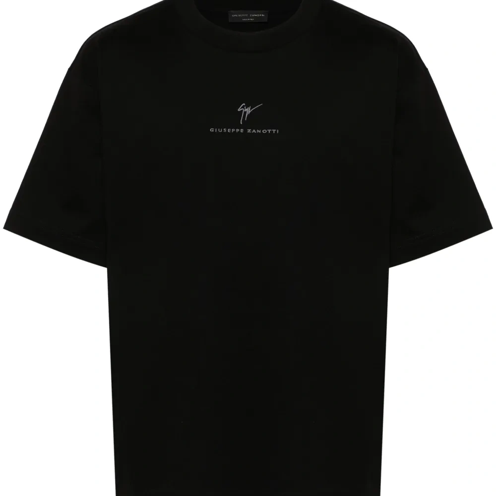 Футболка с логотипом