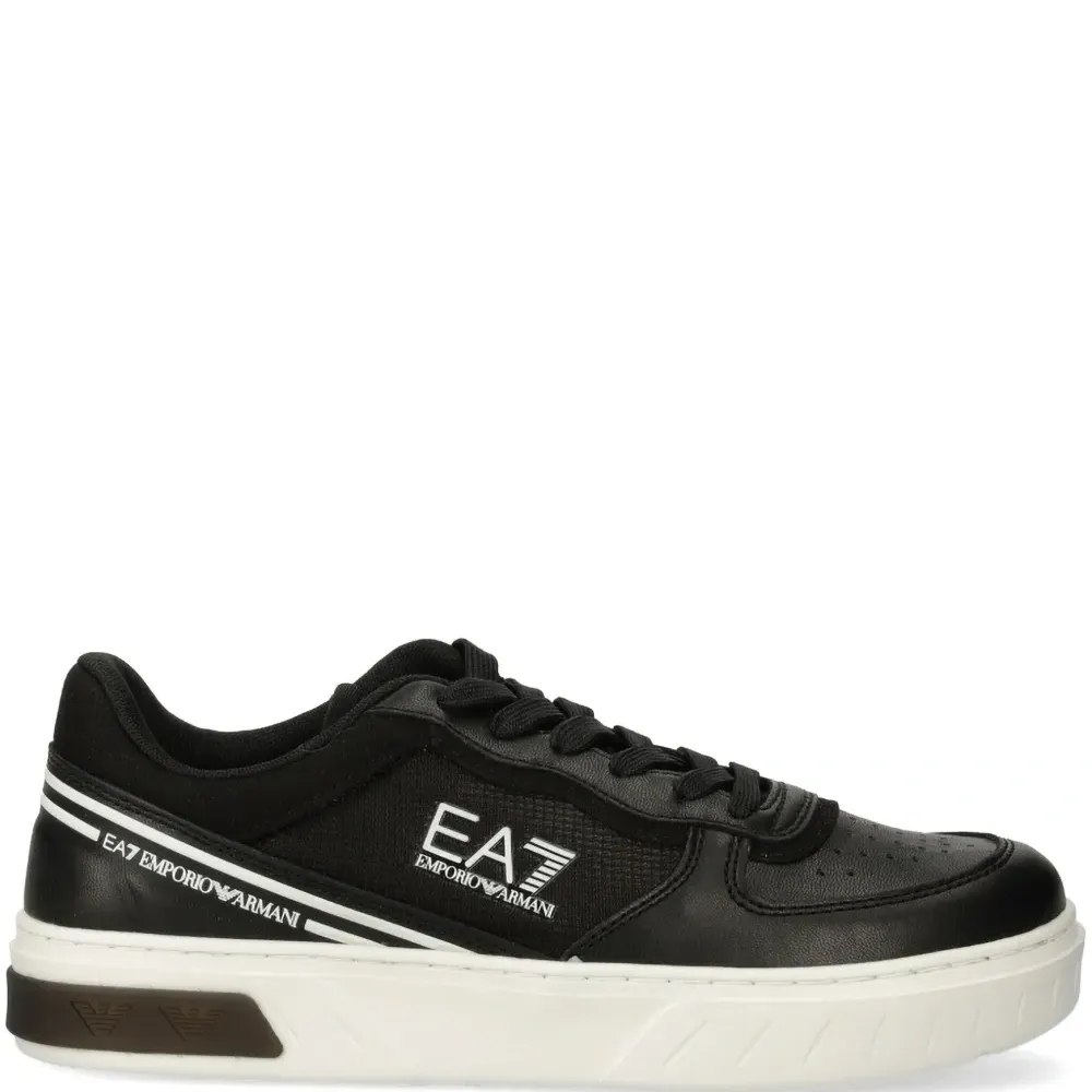 Кроссовки с нашивкой-логотипом