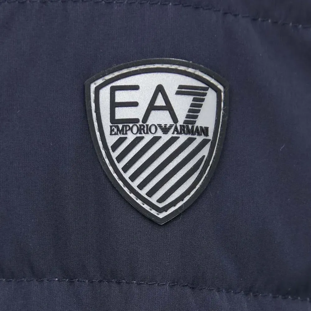 Стёганая куртка с капюшоном