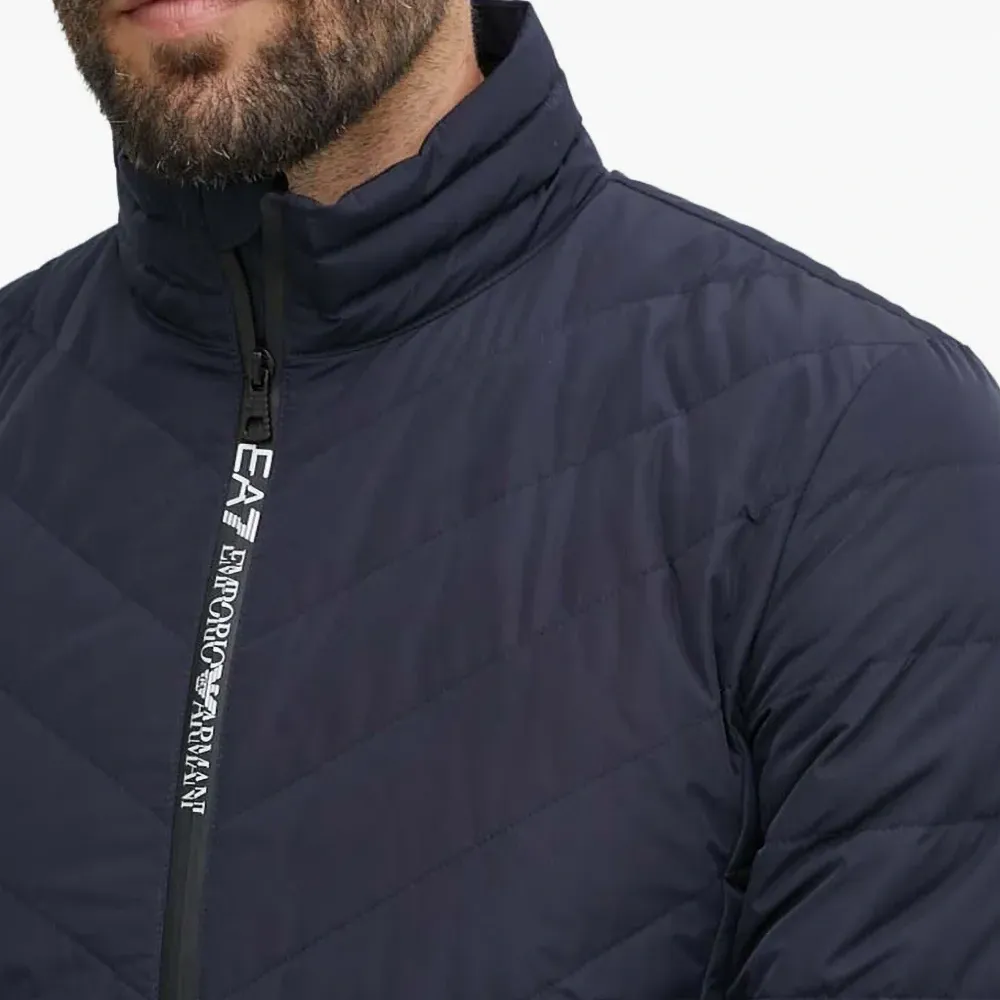 Стеганая куртка на молнии Стеганая куртка на молнии