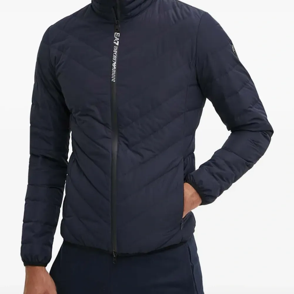 Стеганая куртка на молнии Стеганая куртка на молнии