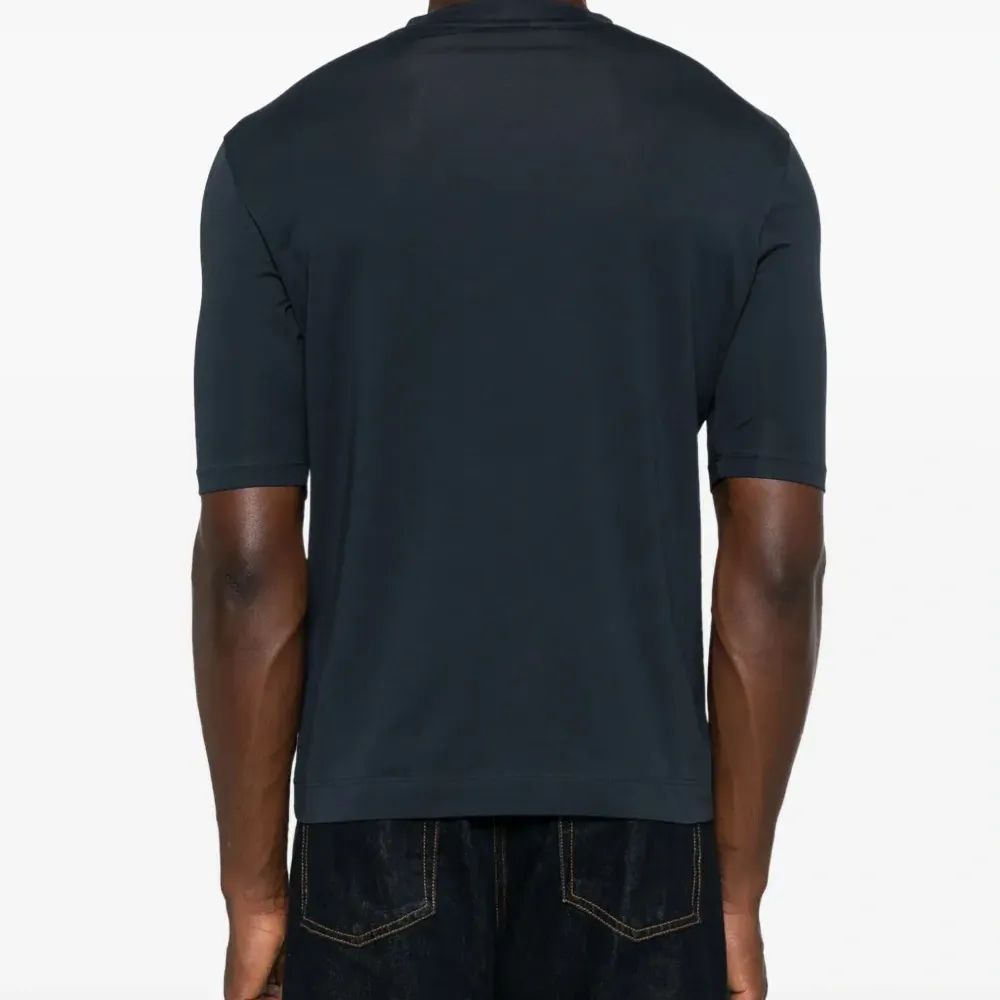 Футболка с круглым вырезом