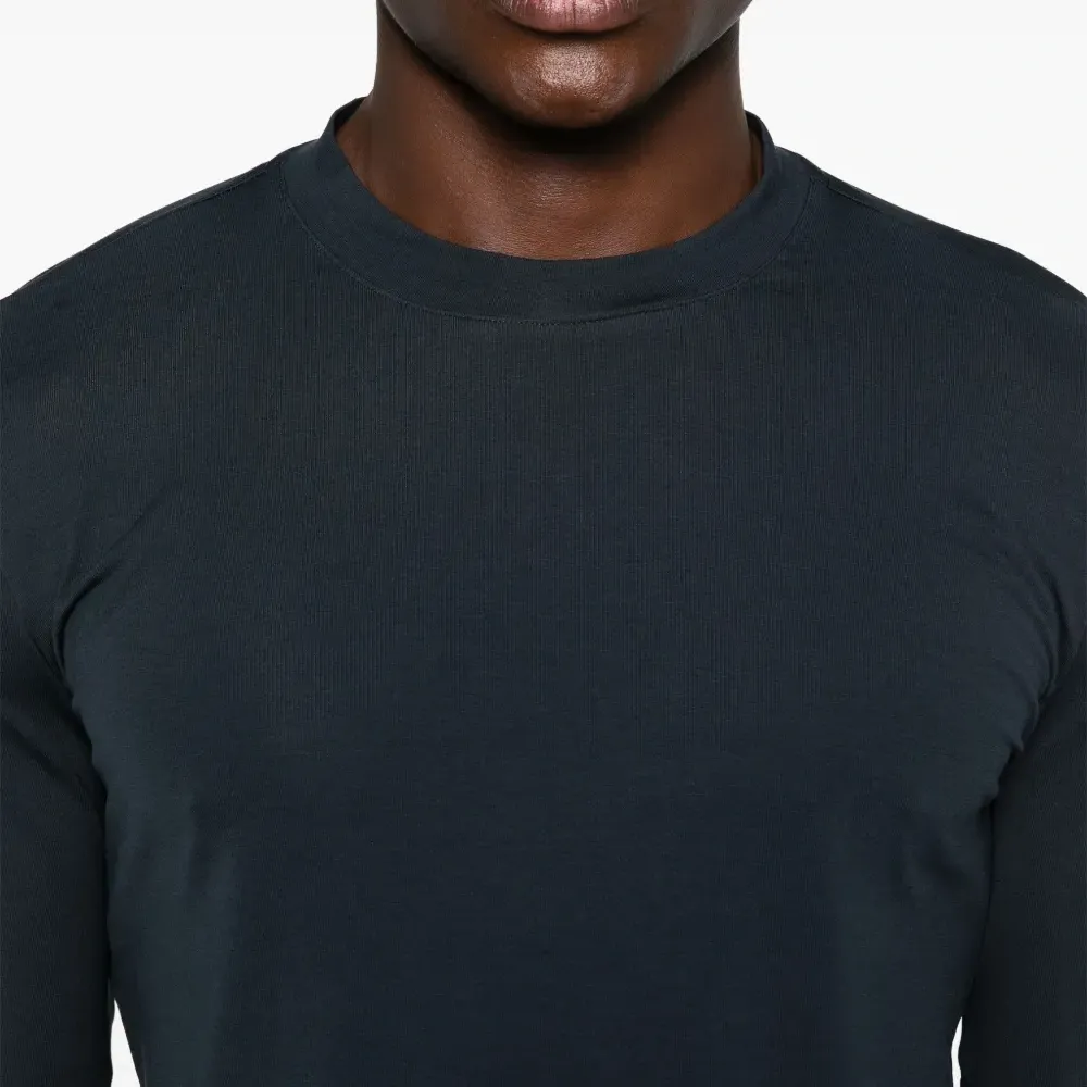 Футболка с круглым вырезом