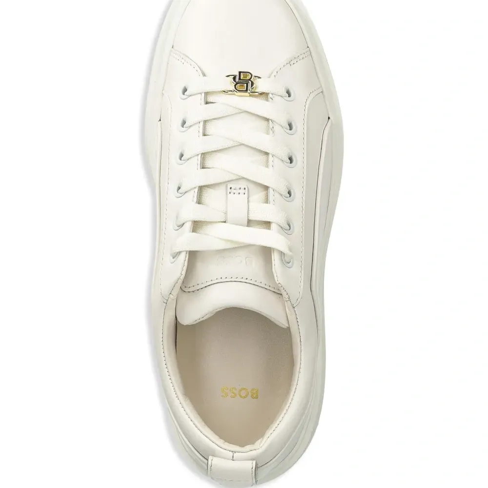 Кроссовки с логотипом