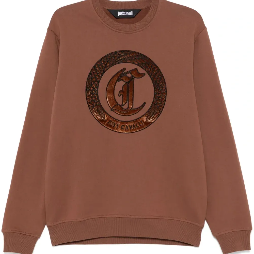 Толстовка с вышитым логотипом