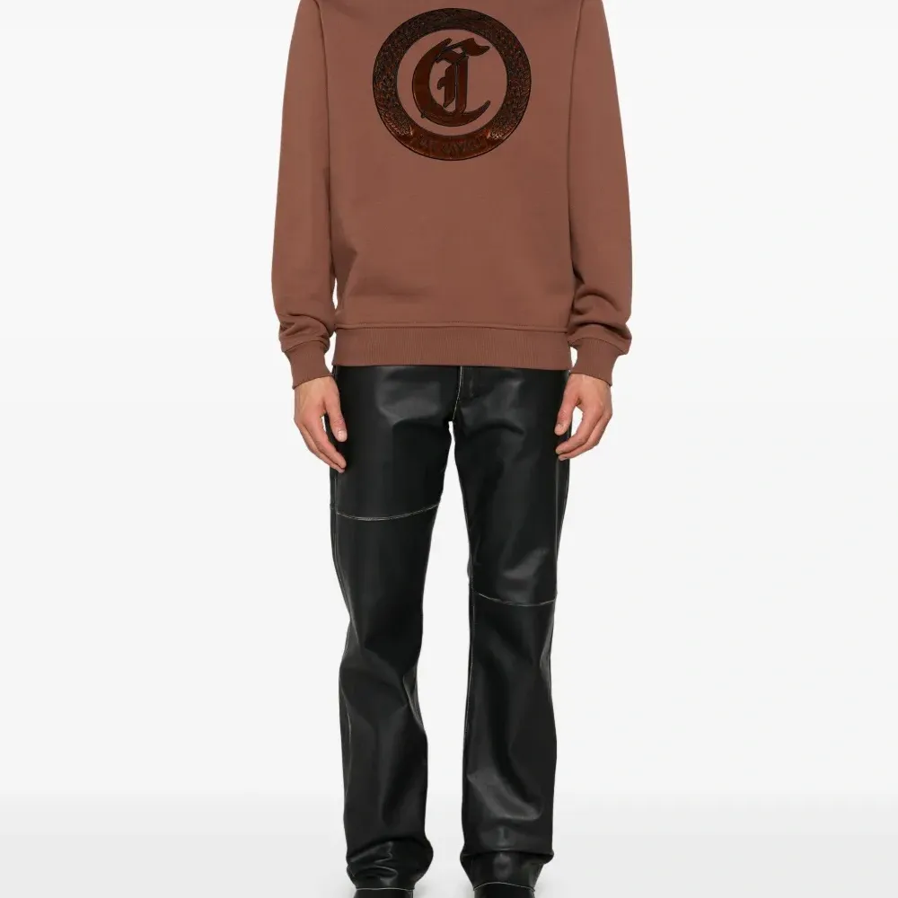 Толстовка с вышитым логотипом