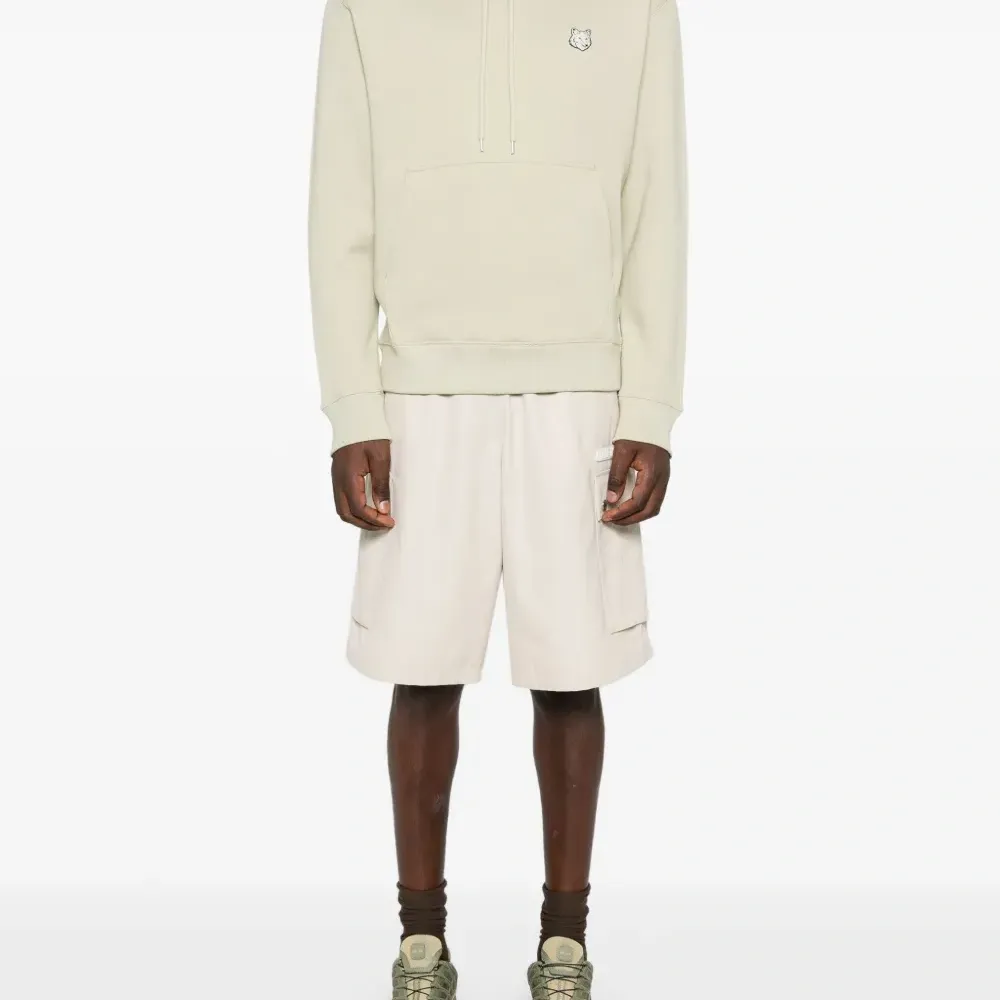 Худи с нашивкой